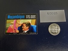 Barbara Eden Larry Hagman I Dream of Jeannie 2014 Mocambique Stamp (a)