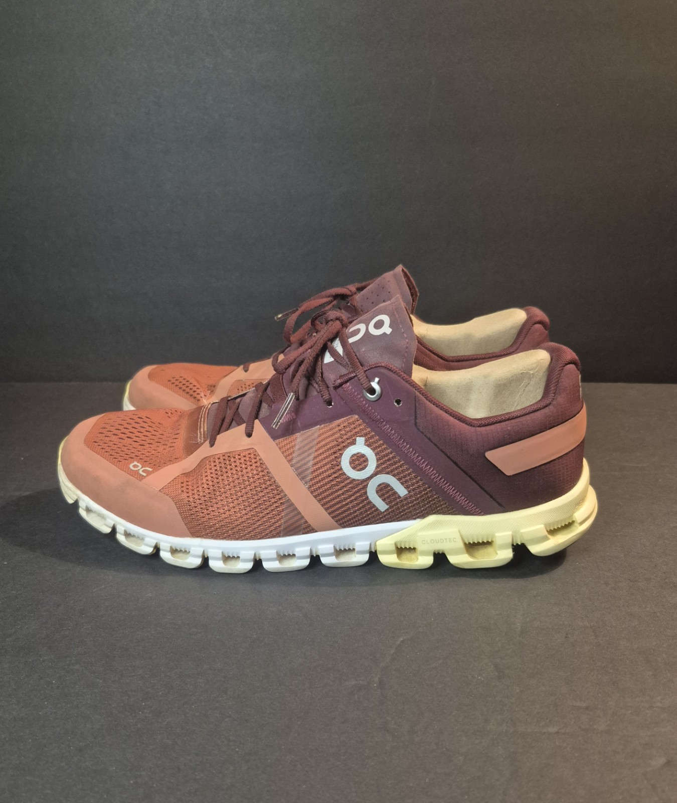 On Cloud Cloudflow V2 Red Rust/Limelight Men's Ru… - image 6