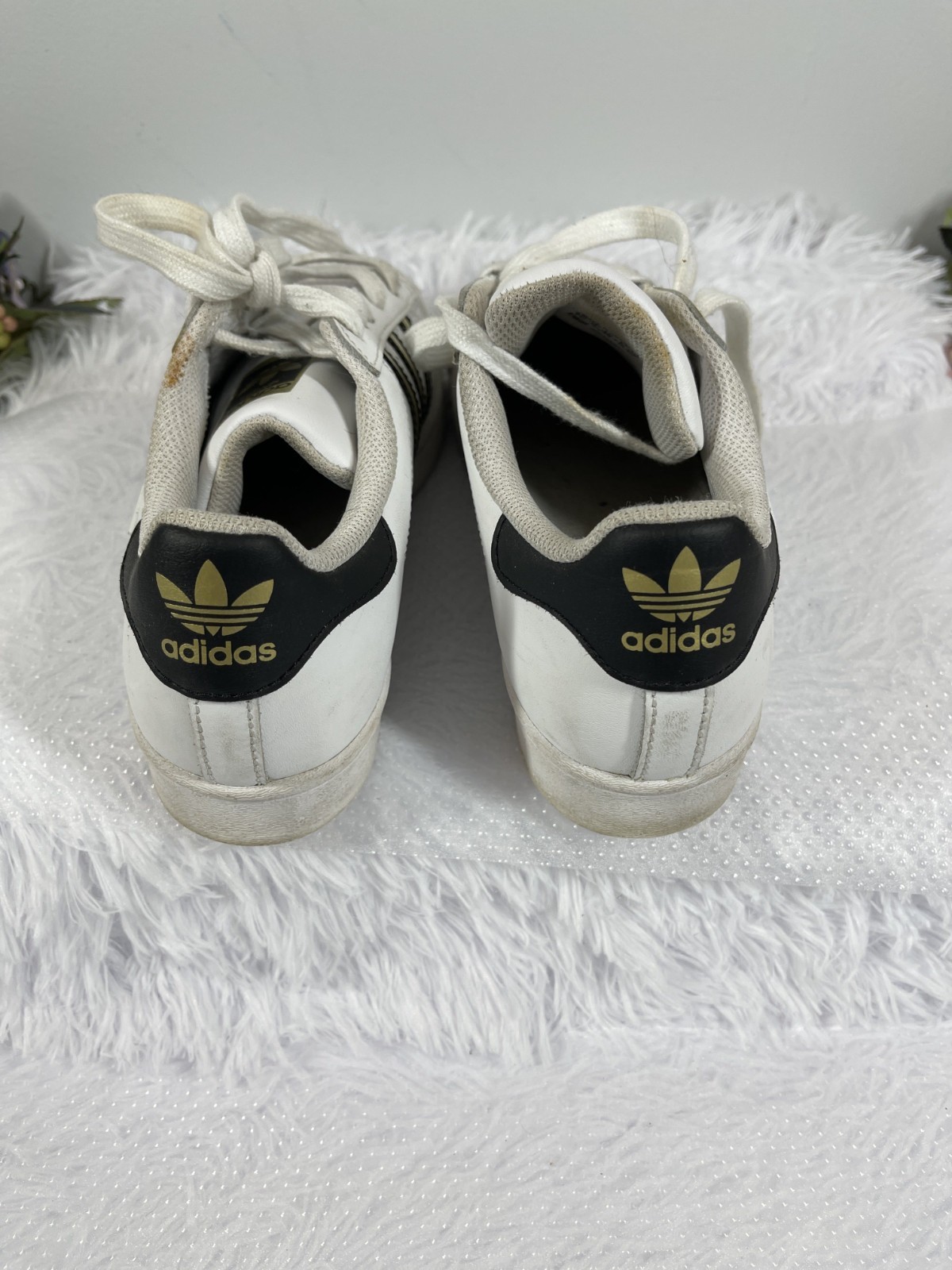 Adidas Superstar Sneakers Size 5.5 Boys White Athleisure Sporty Chic Streetwear thumbnail 5