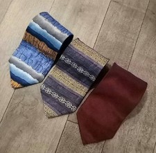Set of 3 nice dressy Vintage in great condition designer men's silk ties  