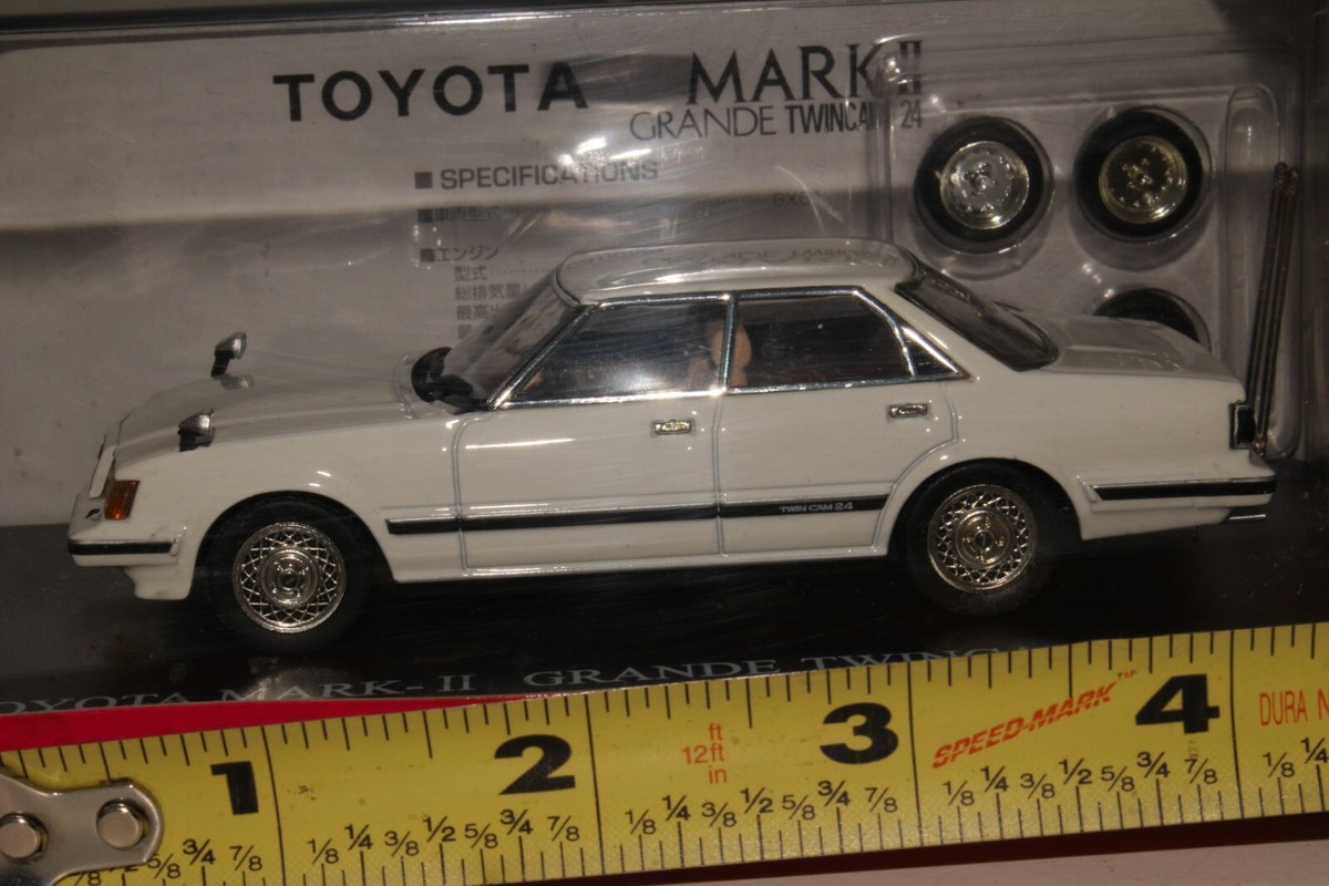 DISM 1982 Toyota Mark II Grande Twincam 24 Sedan, 1:43 Scale