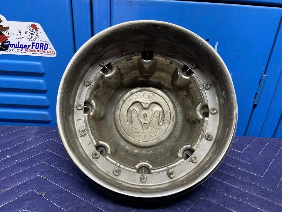(1) Tapa central de rueda de buje de camioneta Dodge Ram 94-97 y 98-01 OEM 2500 3500 Cummins Foto 4 de 4