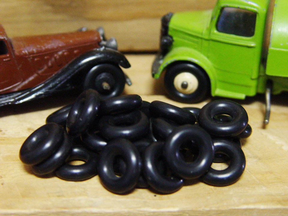 DINKY TOYS TYRES X 20 - 17mm Diameter