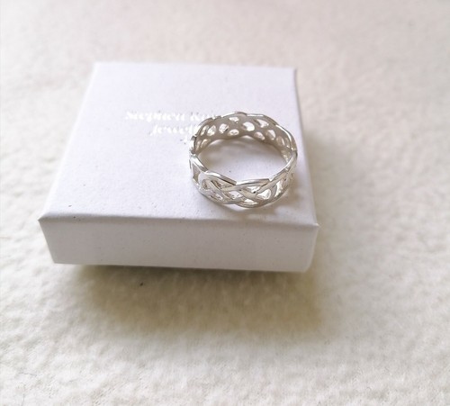 Solid Sterling Silver Irish Celtic Infinity Knot Design Band Ring Mens Womens - Picture 3 of 9