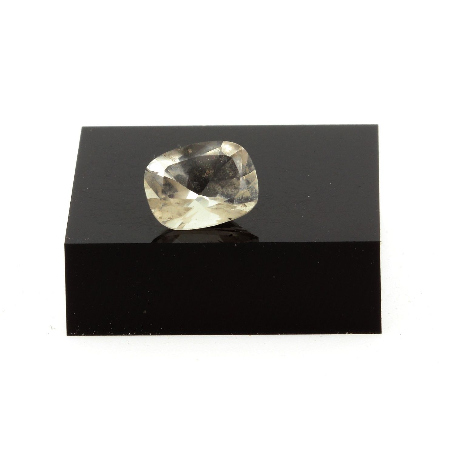 Quartz fumé du Mont-Blanc de 2.8 cts pour une ambiance zen et minérale au bureau