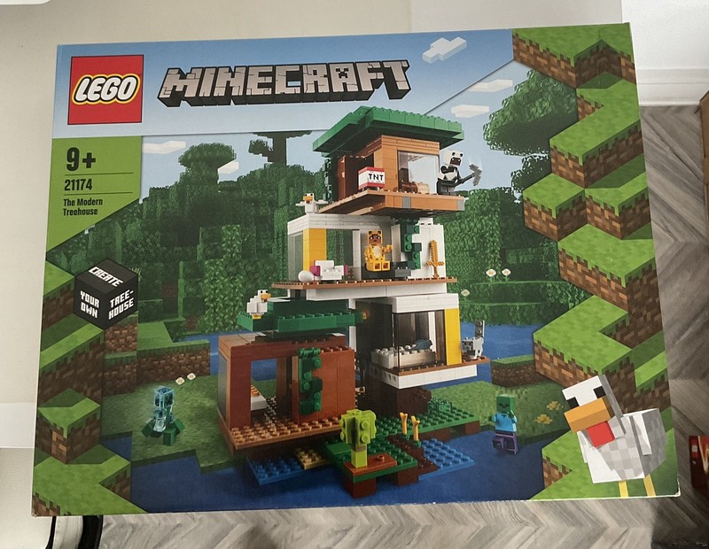 LEGO Minecraft 21174 The Modern Treehouse - Rare retired set - New & sealed