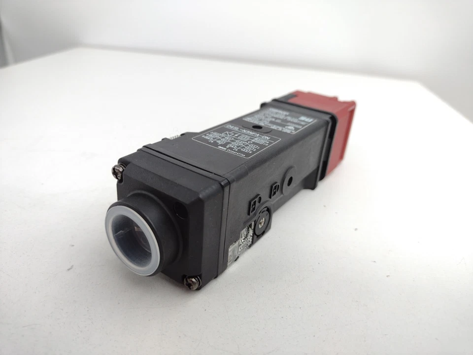 *** Interruptor de puerta de seguridad electromagnético Omron D4SL-N3NFA-DN cerradura de protección 24VDC 10mA Foto 4 de 4