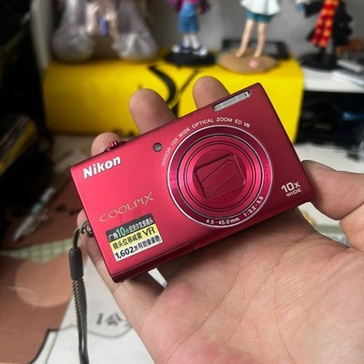 Nikon COOLPIX S6200 CCD Digital Camera 16.0MP 10x Optical Zoom Red
