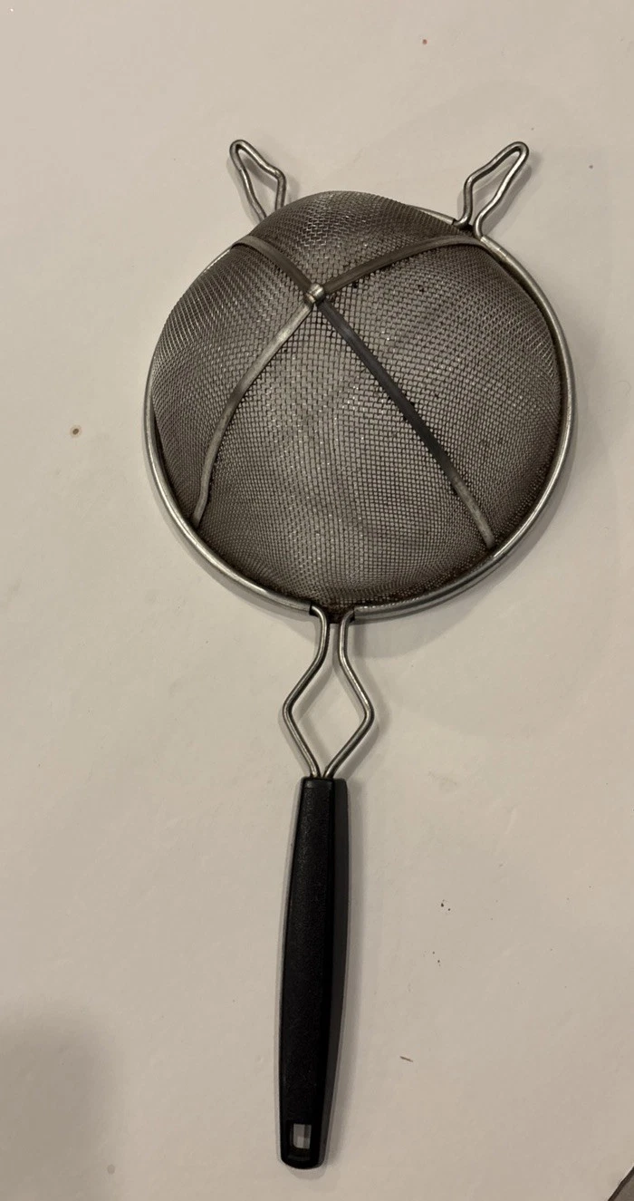 VTG Hand Held Strainer Flour Sifter Mesh Black Plastic Handle 15” long 6”BASKET
