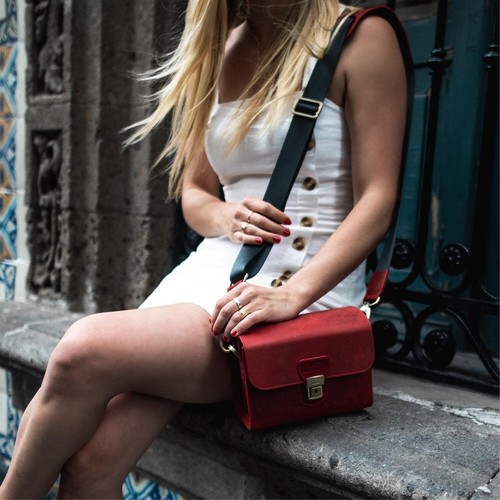 Personalized Leather Camera Messenger Bag for Mirrorless, Instant DSLR Cameras - Picture 25 of 28