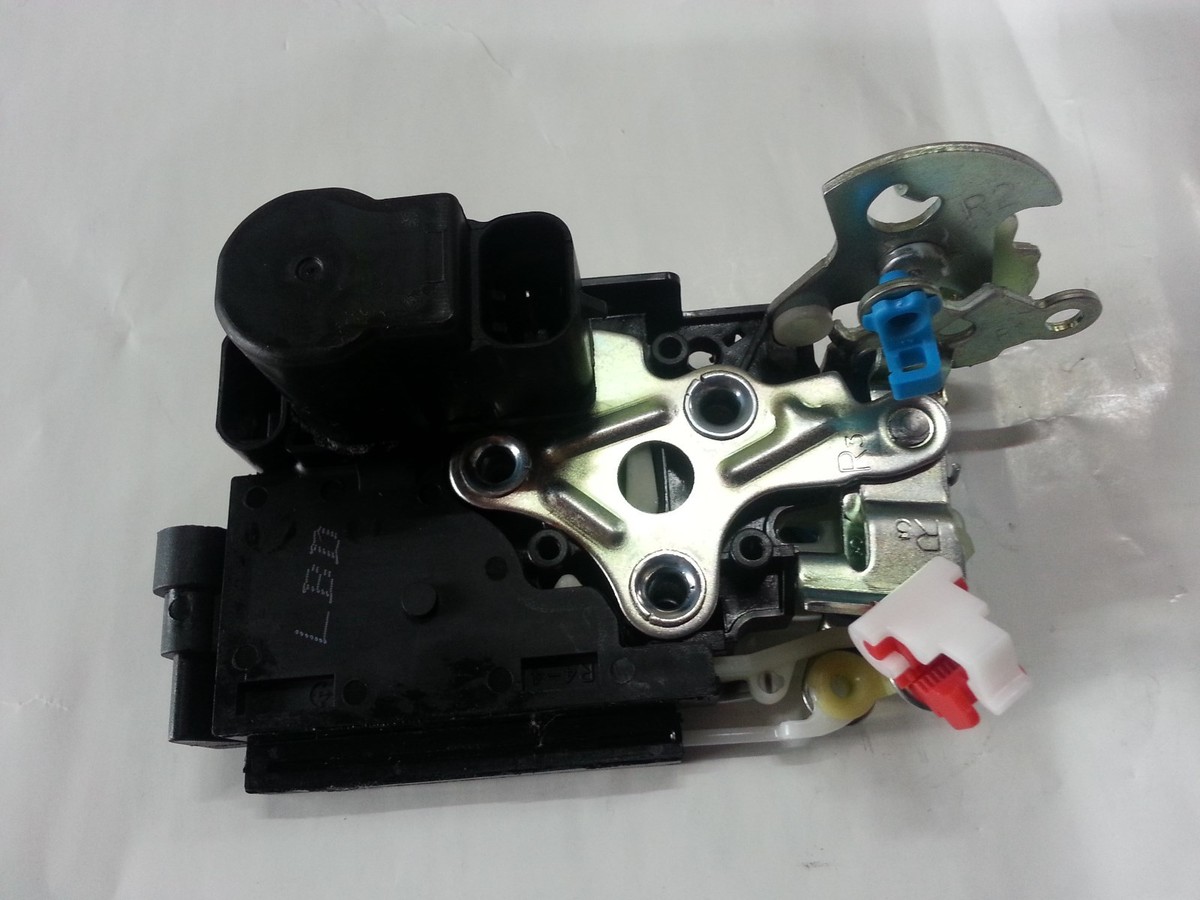 Genuine FRONT DOOR LATCH-RH 7122008012 Ssangyong REXTON +REKES,B