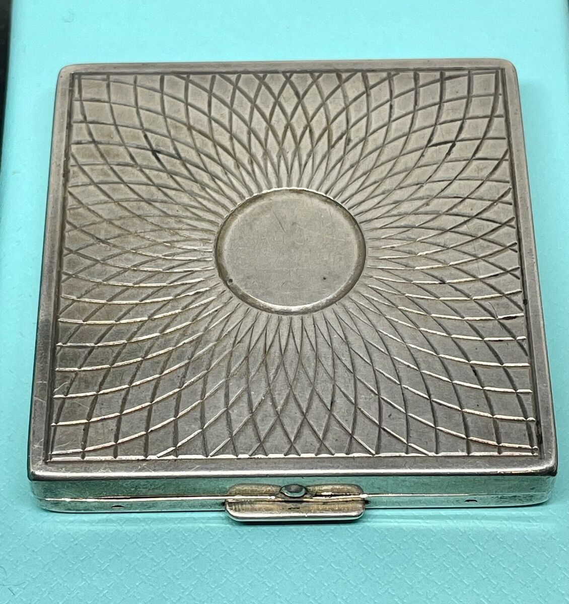 VINTAGE TIFFANY & CO. STERLING SILVER LADIES COMPACT - Rare VINTAGE TIFFANY & CO. STERLING SILVER LADIES COMPACT - Rare