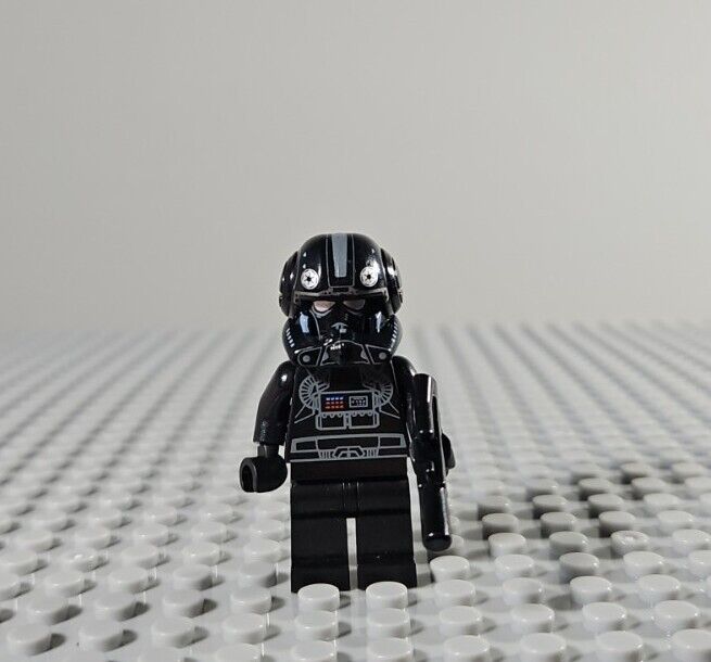 LEGO Star Wars Legends Imperial V-Wing Pilot Starfighter Minifigure & Blaster