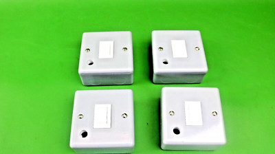 4er Pack M220DPS/FM M2-Metalclad 20Amp DP Schalter + Flex Steckdose (M322)