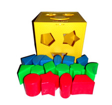 Vintage Playskool Yellow FORM FITTER Shape Sorter 16 Geometric Shapes 1981