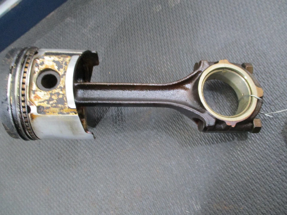 Plymouth Laser 1992 1,8 L 4G37 pistón de fábrica + varilla de conexión Foto 2 de 4