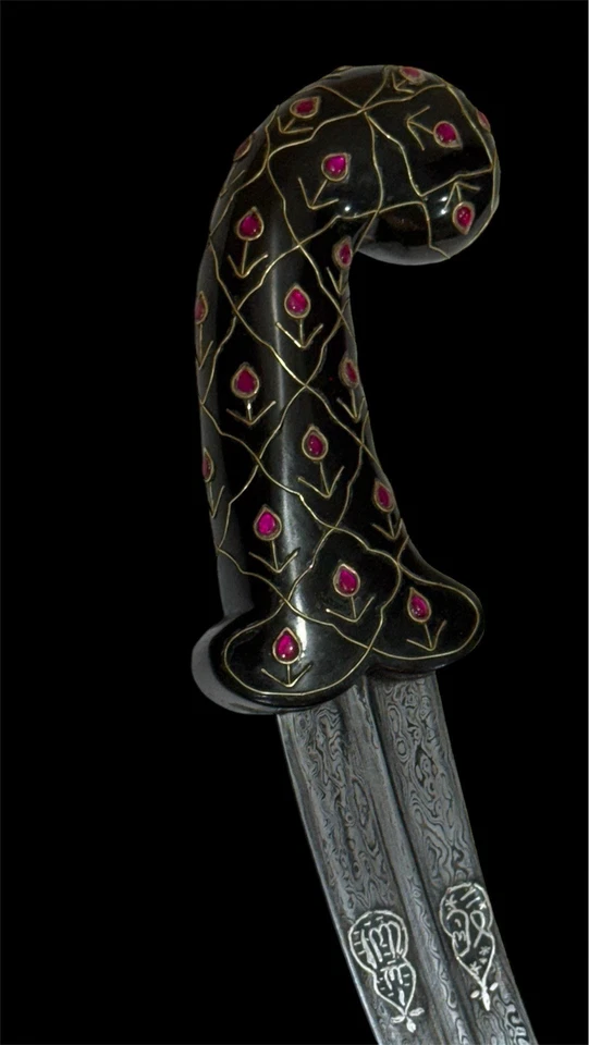 Daga de empuñadura de jade natural indo persa y hoja de acero damasco con plata trabajada Foto 4 de 4