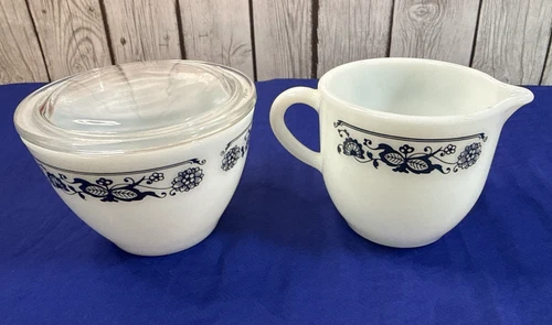 Vintage Pyrex Old Town Blue Onion Creamer & Sugar Bowl with Lid Complete Set