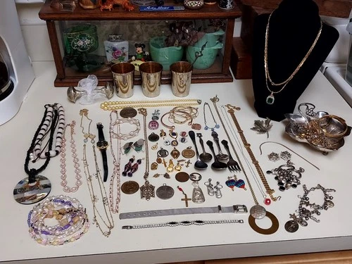 Vintage Gold Plated Gold-filled Costume Jewelry Pins Necklaces 700 grams +