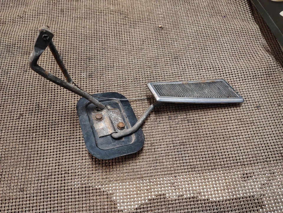 Pontiac GTO LeMans Tempest Accelerator 1970 1971 1972 conjunto de pedal de gasolina Foto 3 de 4