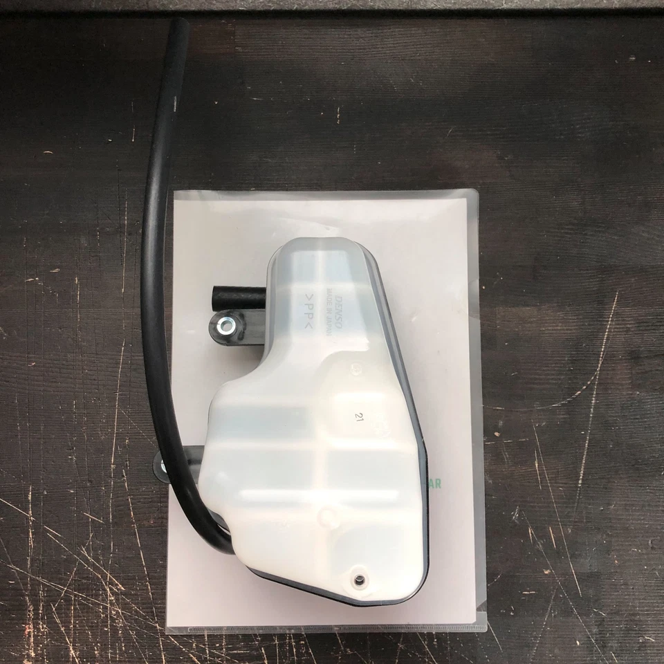 TANQUE DE RESERVA DEL RADIADOR TOYOTA LEXUS SC430 GS300 GS430 genuino JDM 16470-50130 Foto 3 de 4