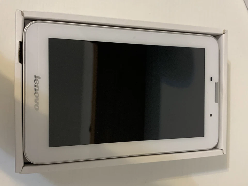 Tablet Lenovo Bianco + 2 Cover - Immagine 3 di 4