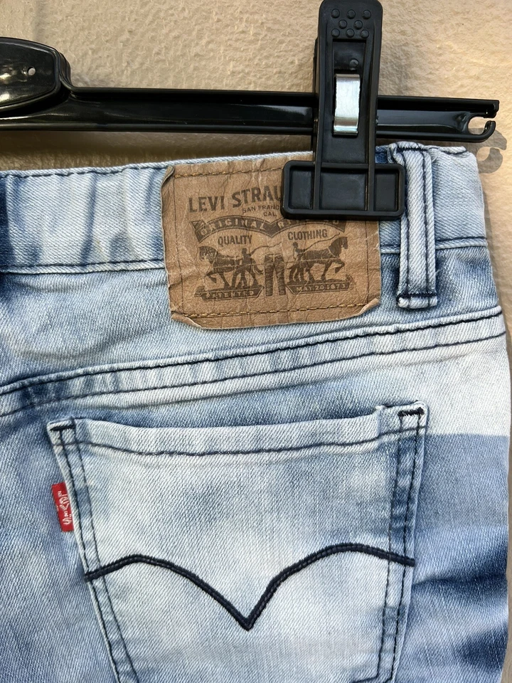 Shorts jeans feminino Levi's Boyfriend tamanho 12 cintura ajustável regular aba vermelha  - Imagem 3 de 4