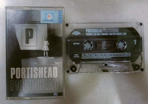 CASSETTE UNIVERSELLE PORTISHEAD - Photo 3 sur 3