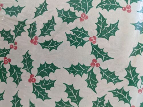 Vtg Christmas Table Placemats Lot 50 NOS Paper Lace Holly 15" x 10" Dispos NEW - Picture 1 of 6