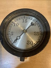 Ancien manomètre 0-30 5 1/4" laiton et verre 120639 aiguille croissant ancien