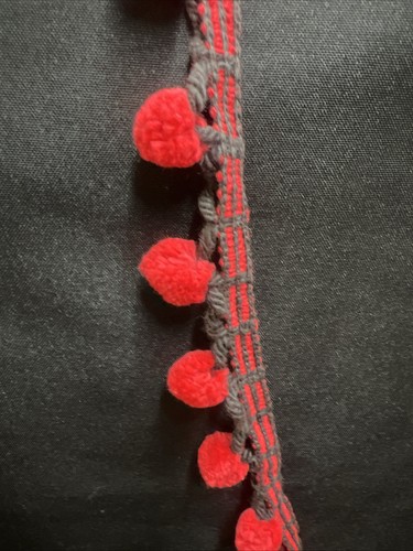 Vintage ROTER Bommel Ball Fransen mit schwarzem Rand 8+ Yards 1,25" W unbenutzt ungeschnitten Oma - Bild 2 von 6
