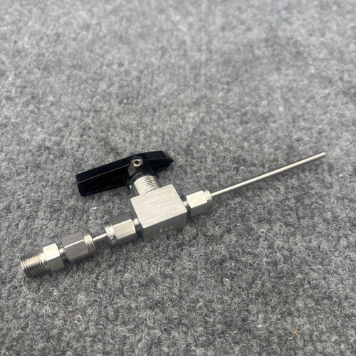 Swagelok SS-41GS2 Valvola a sfera in acciaio inox serie 40G 1/8" FNPT 2500PSI - Foto 4 di 12
