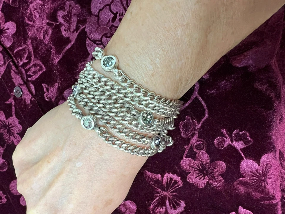 Juego de bisel pulsera multi cadena tono plata UNO de 50 detalles de cristal 8 1/4 pulgadas Foto 3 de 4