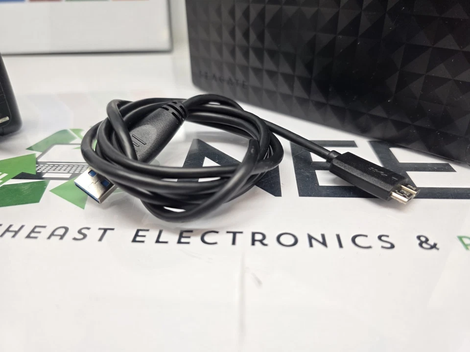 Seagate Expansion Desktop Drive 2TB External Hard Drive SRD0NF2 1TFAP1-500 - Image 3 of 4