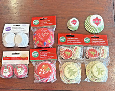 Lot of Wilton Christmas Baking Muffin Cupcake Standard  Mini Paper Cups Liners