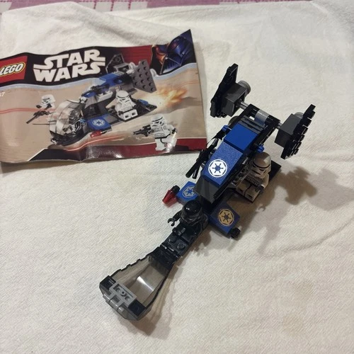 LEGO Star Wars: Imperial Dropship (7667) w/ manual and 4 figures