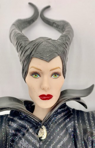 Maleficent Disney Movie Dark Beauty Doll Jakks Pacific (Angelina Jolie 2014) - Picture 2 of 7