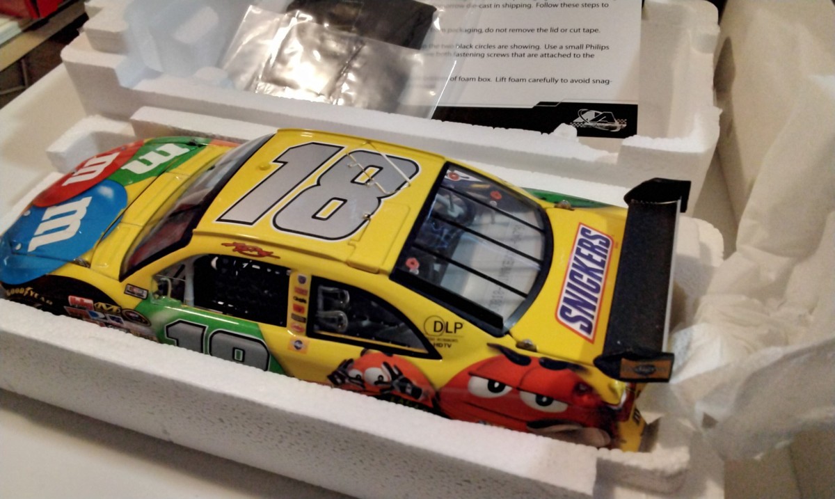 Kyle Busch 2008 M&M's #18 RACING CAR 1/24 NIB | eBay
