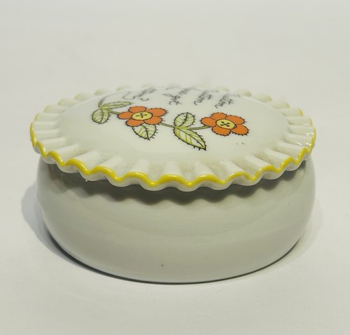 Vintage Porcelain Trinket Box for Buttons Seamstress Quilter - Picture 9 of 10