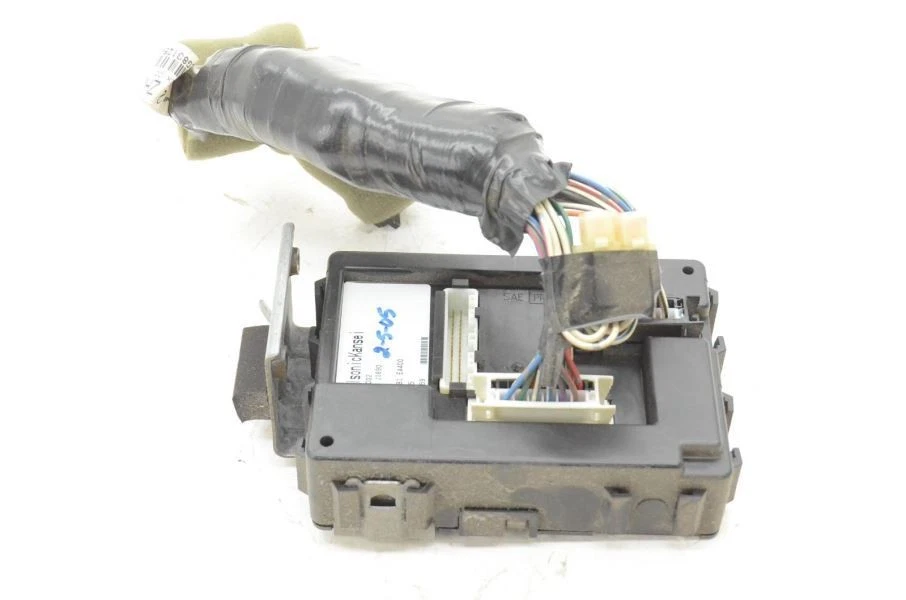 Nissan Xterra 2005 4,0 L tracción trasera carrocería módulo de control BCM 284B0 EA400 con arneses de cable Foto 4 de 4