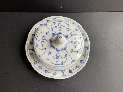 vintage blue and white porcelain covered butter dish Straw flower Dresden Style - Picture 2 of 6