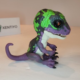 Untamed T‑Rex by Fingerlings &ndash; RAZOR (Purple) &ndash; Interactive Dinosaur &ndash; Works