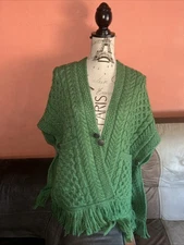 SAOL Open Front Cape with Pockets, Fringe Trim & Trinity Knot Button – Green –