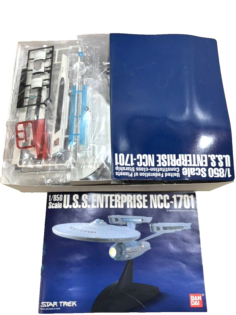 1/850 スケール U.S.S. ENTERPRISE NCC-1701 Amazon.com: Bandai Star Trek 1/850 USS Enterprise NCC-1701
