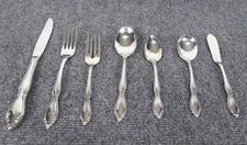 Oneida Deluxe *  STRATHMORE Glossy Stainless Flatware CHOICE - CHOOSE (32)
