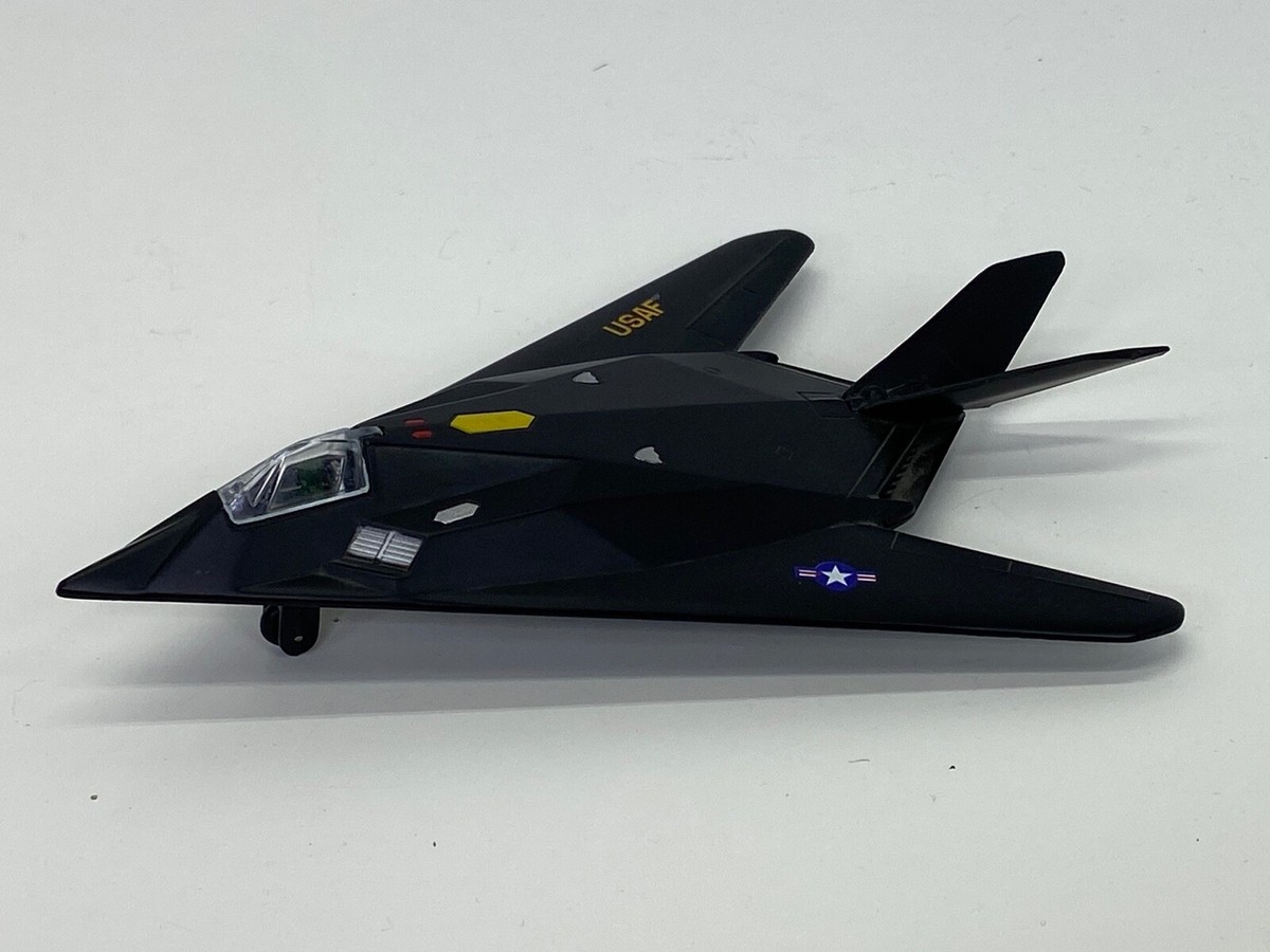 USA AIRCRAFT 1/144 F-117 ステルス Dragon USAF F-117 Nighthawk, 37TFW 1/144 Model with Stand
