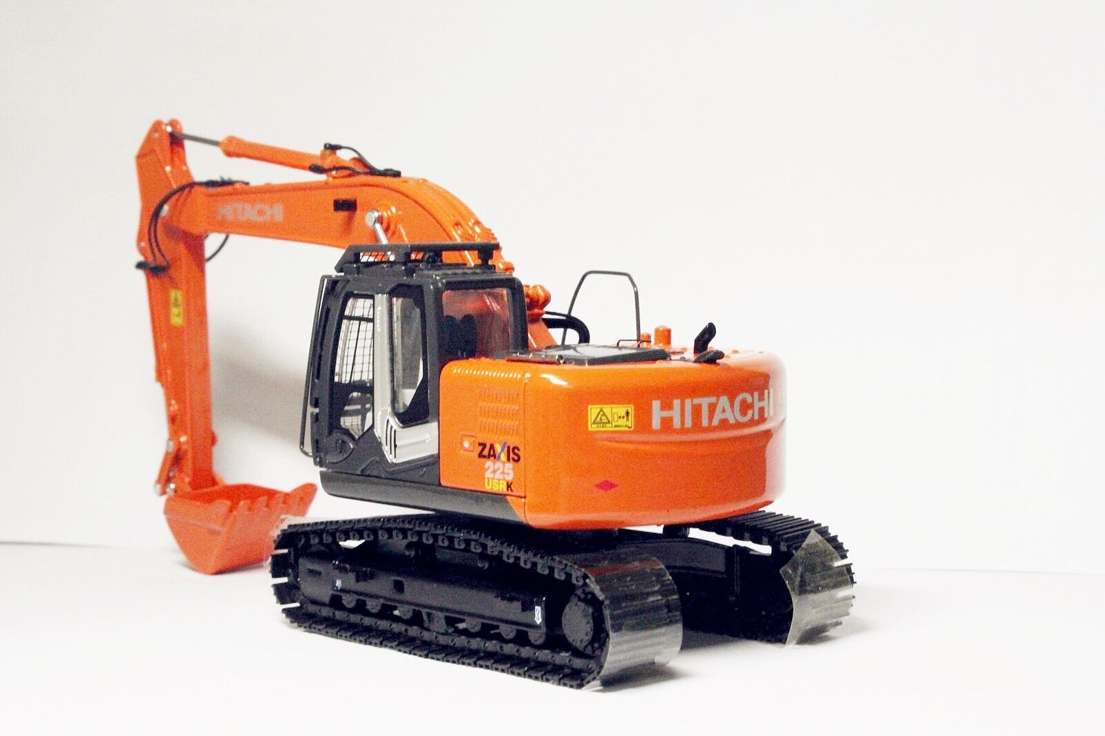 1/50 Hitachi ZAXIS 225 USRK Hydraulic Excavator Metal Tracks Diecast Model