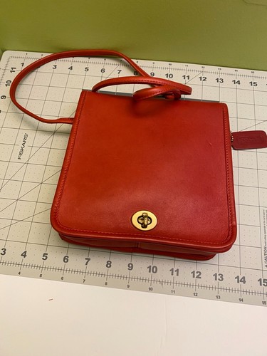 BOLSA COMPACTA COACH VINTAGE ROJA LATÓN 9620 EE. UU. - Imagen 9 de 18