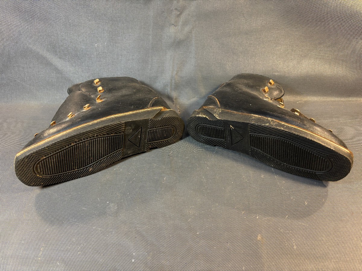Anciennes chaussures de Ski en cuir - Collection
