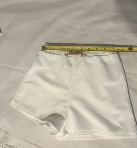 Girl’s Off-White Shorts Gold Link Chain Accent NWOT Shein Size 9Y - Picture 6 of 6